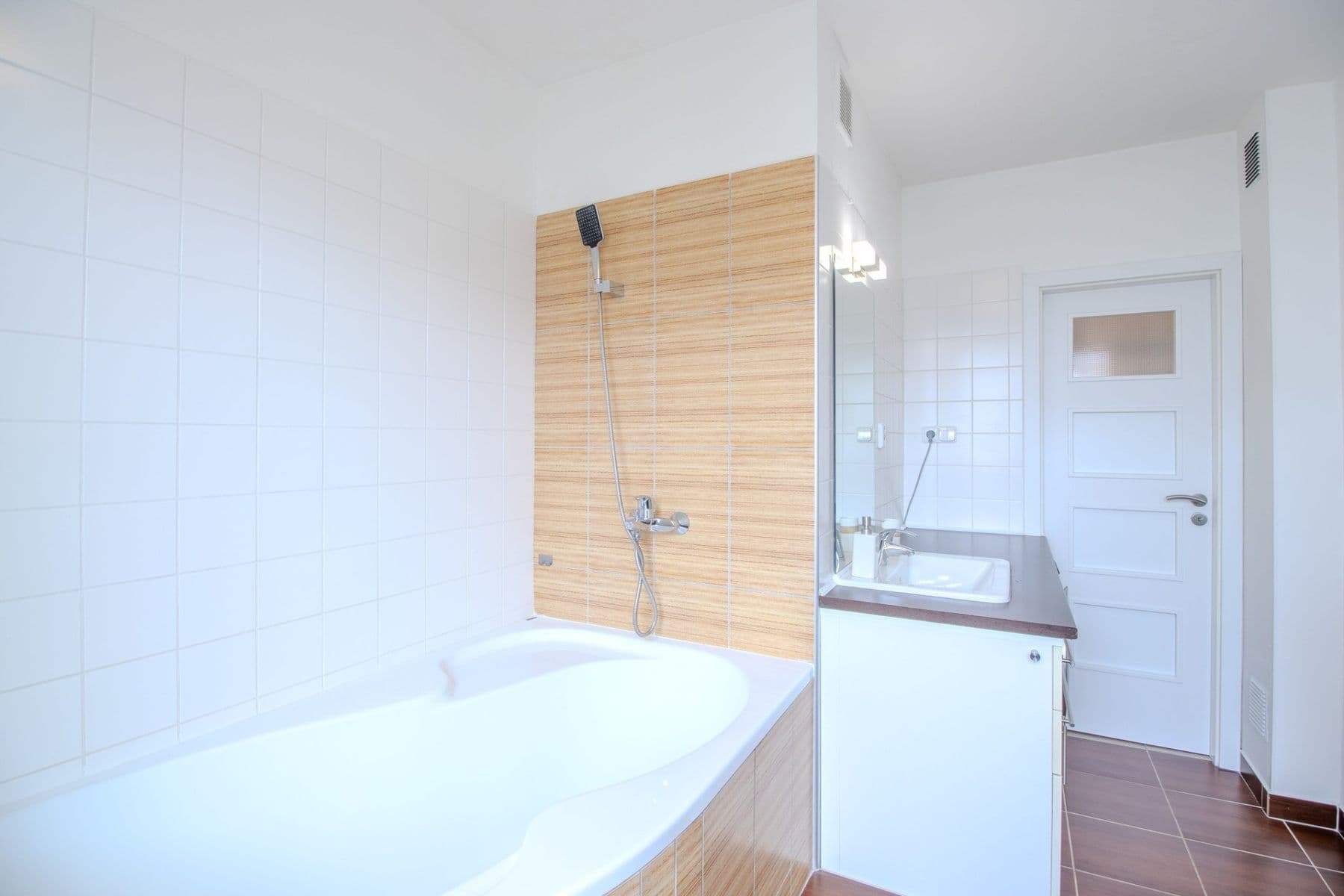 Prenájom bytu 3-izbový 73 m², Měchenická, Praha, Praha Prenájom bytu 3-izbový 73 m², Měchenická, Praha, Praha