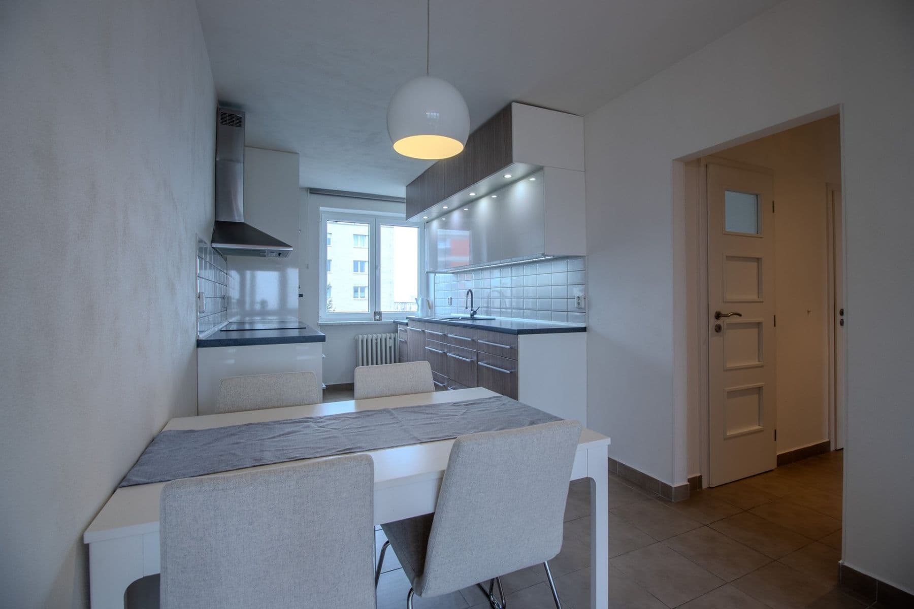 Prenájom bytu 3-izbový 73 m², Měchenická, Praha, Praha Prenájom bytu 3-izbový 73 m², Měchenická, Praha, Praha