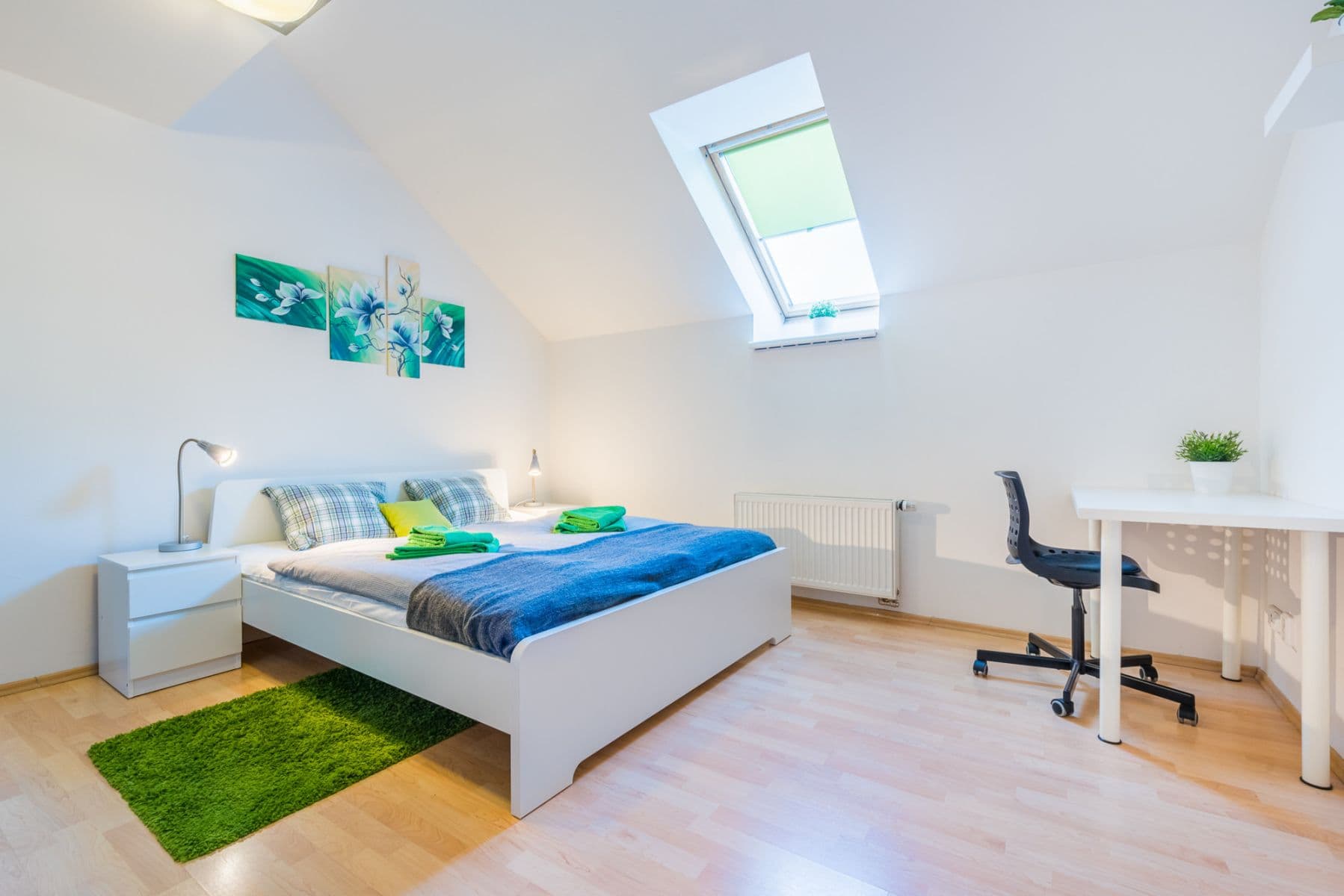 Prenájom bytu 135 m², Hálkova, Praha, Praha Prenájom bytu 135 m², Hálkova, Praha, Praha