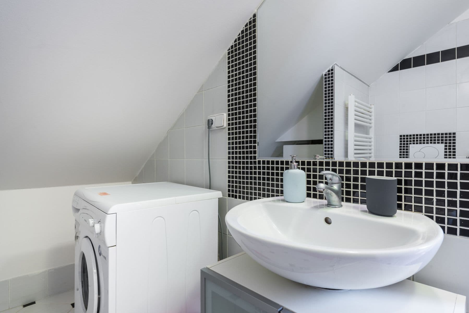 Prenájom bytu 135 m², Hálkova, Praha, Praha Prenájom bytu 135 m², Hálkova, Praha, Praha