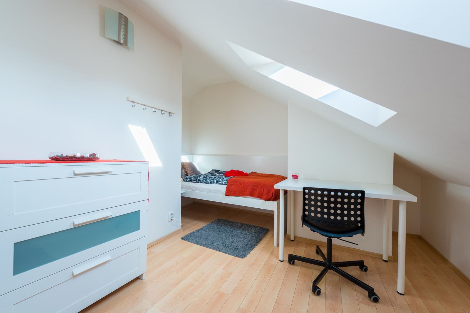 Prenájom bytu 135 m², Hálkova, Praha, Praha Prenájom bytu 135 m², Hálkova, Praha, Praha