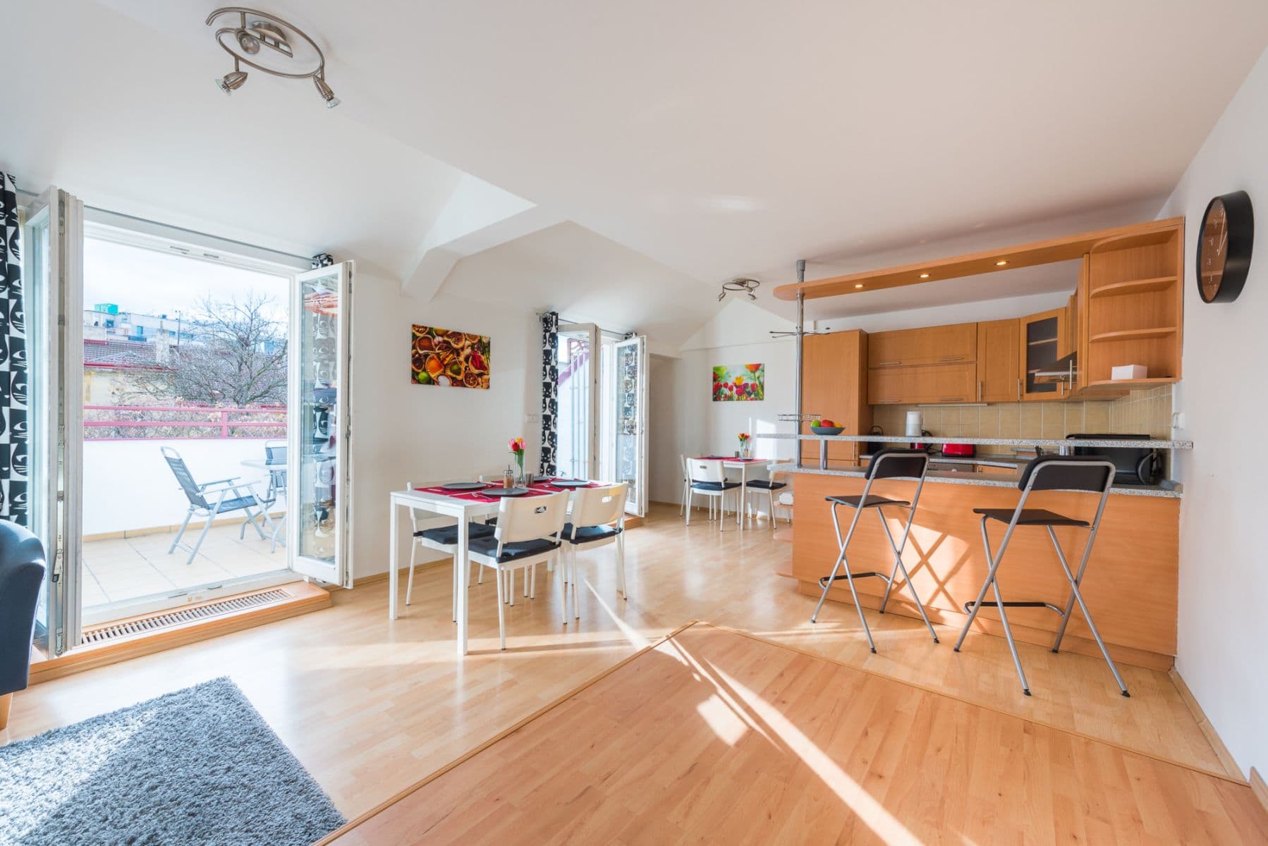 Prenájom bytu 135 m², Hálkova, Praha, Praha Prenájom bytu 135 m², Hálkova, Praha, Praha