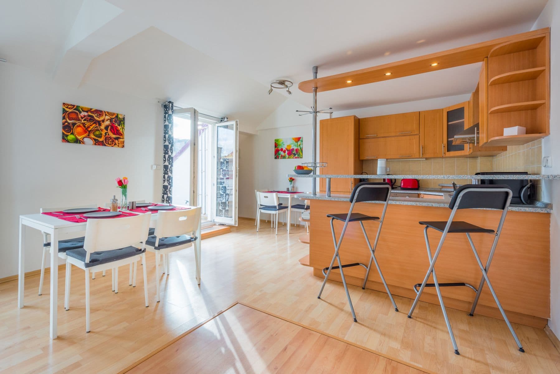 Prenájom bytu 135 m², Hálkova, Praha, Praha Prenájom bytu 135 m², Hálkova, Praha, Praha