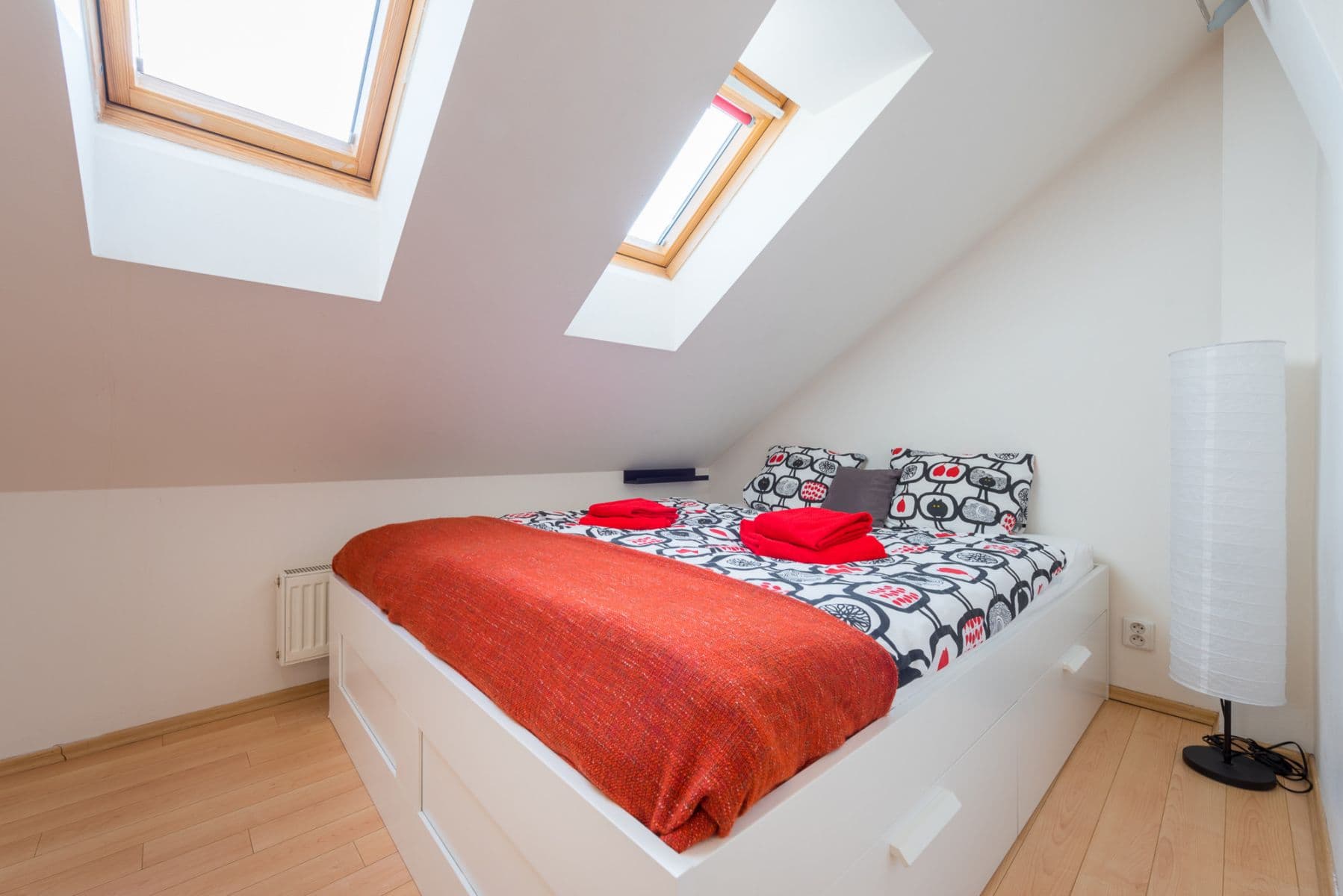 Prenájom bytu 135 m², Hálkova, Praha, Praha Prenájom bytu 135 m², Hálkova, Praha, Praha