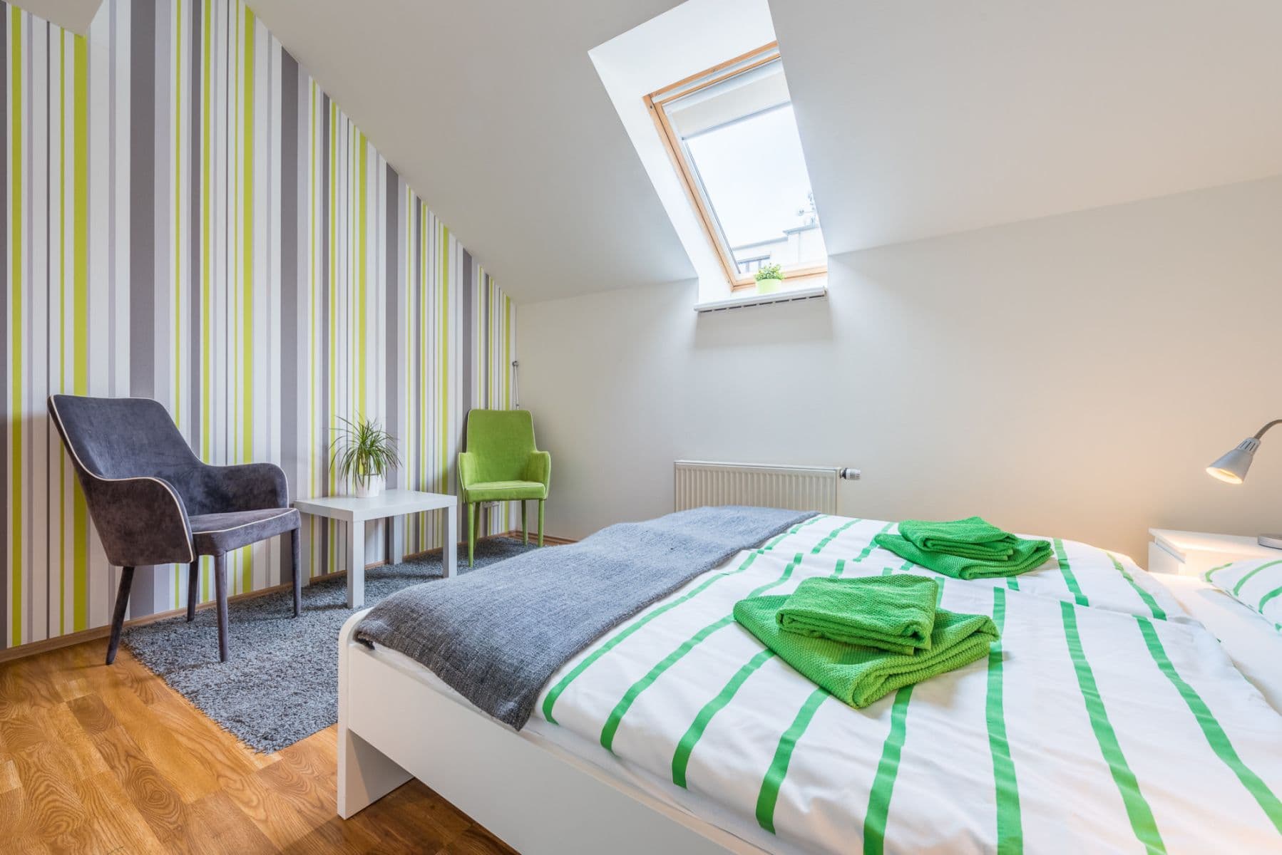 Prenájom bytu 135 m², Hálkova, Praha, Praha Prenájom bytu 135 m², Hálkova, Praha, Praha