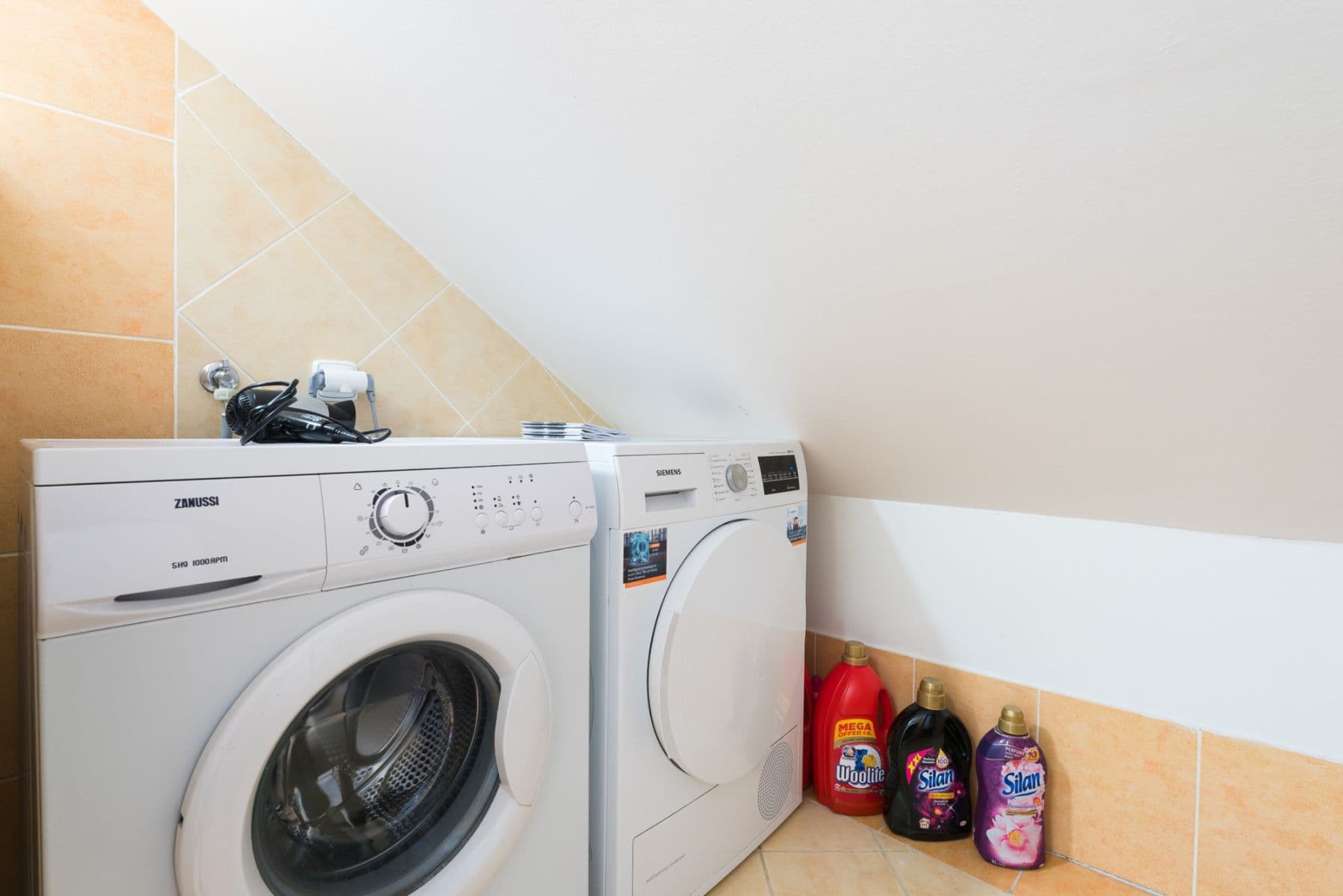 Prenájom bytu 135 m², Hálkova, Praha, Praha Prenájom bytu 135 m², Hálkova, Praha, Praha