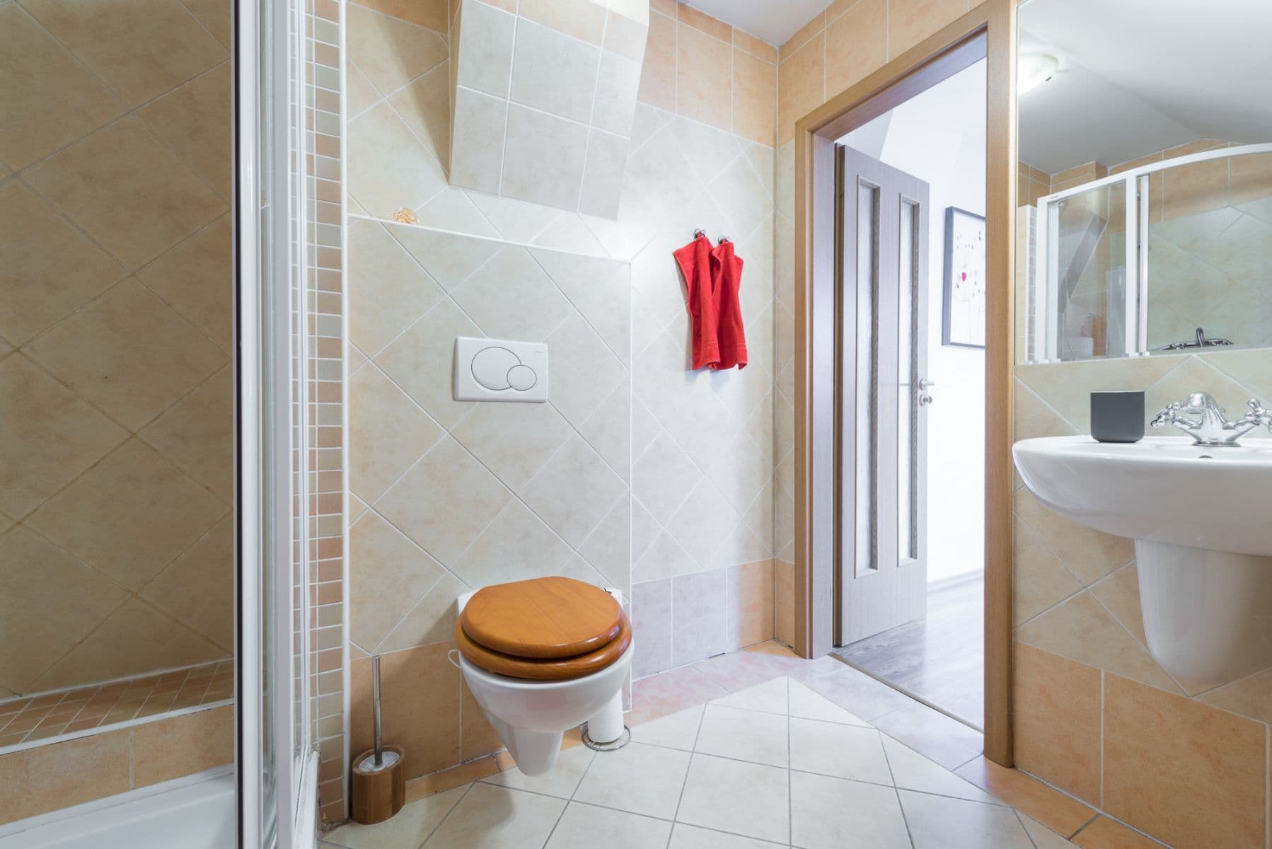 Prenájom bytu 135 m², Hálkova, Praha, Praha Prenájom bytu 135 m², Hálkova, Praha, Praha