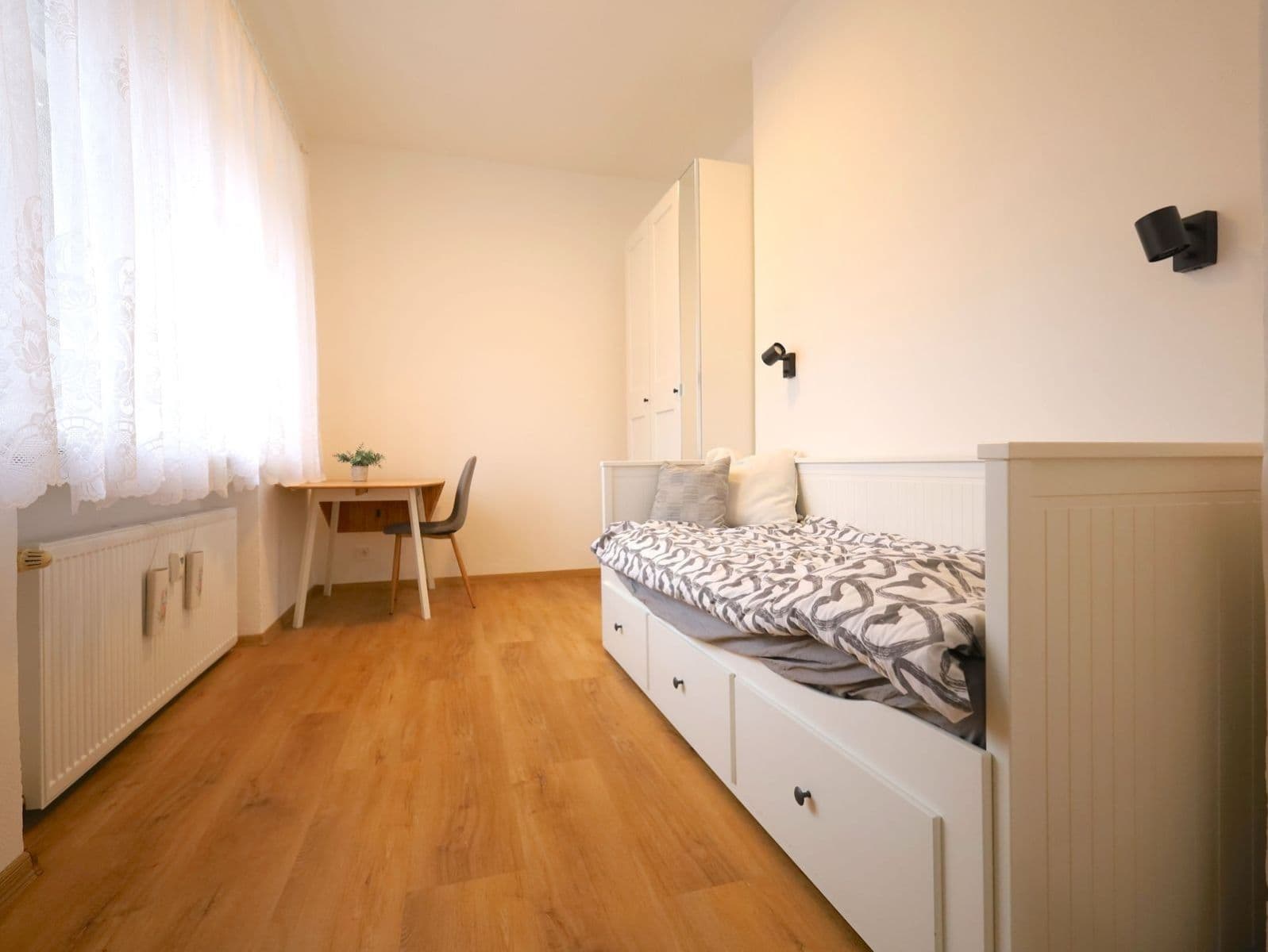 Prenájom bytu 3-izbový 80 m², Pellicova, Brno, Jihomoravský kraj Prenájom bytu 3-izbový 80 m², Pellicova, Brno, Jihomoravský kraj