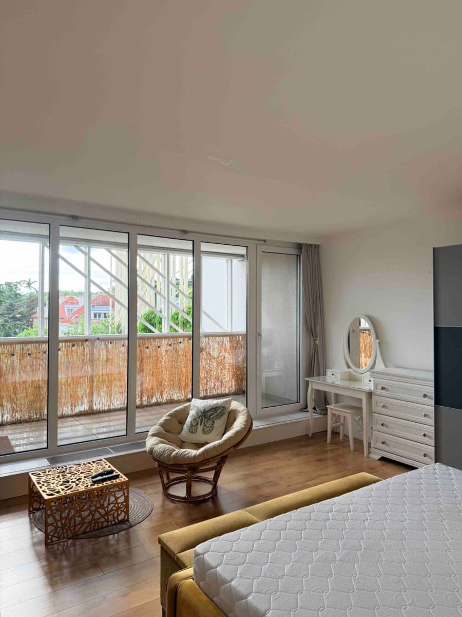 Prenájom bytu 4-izbový 307 m², Sádky, Praha, Praha Prenájom bytu 4-izbový 307 m², Sádky, Praha, Praha