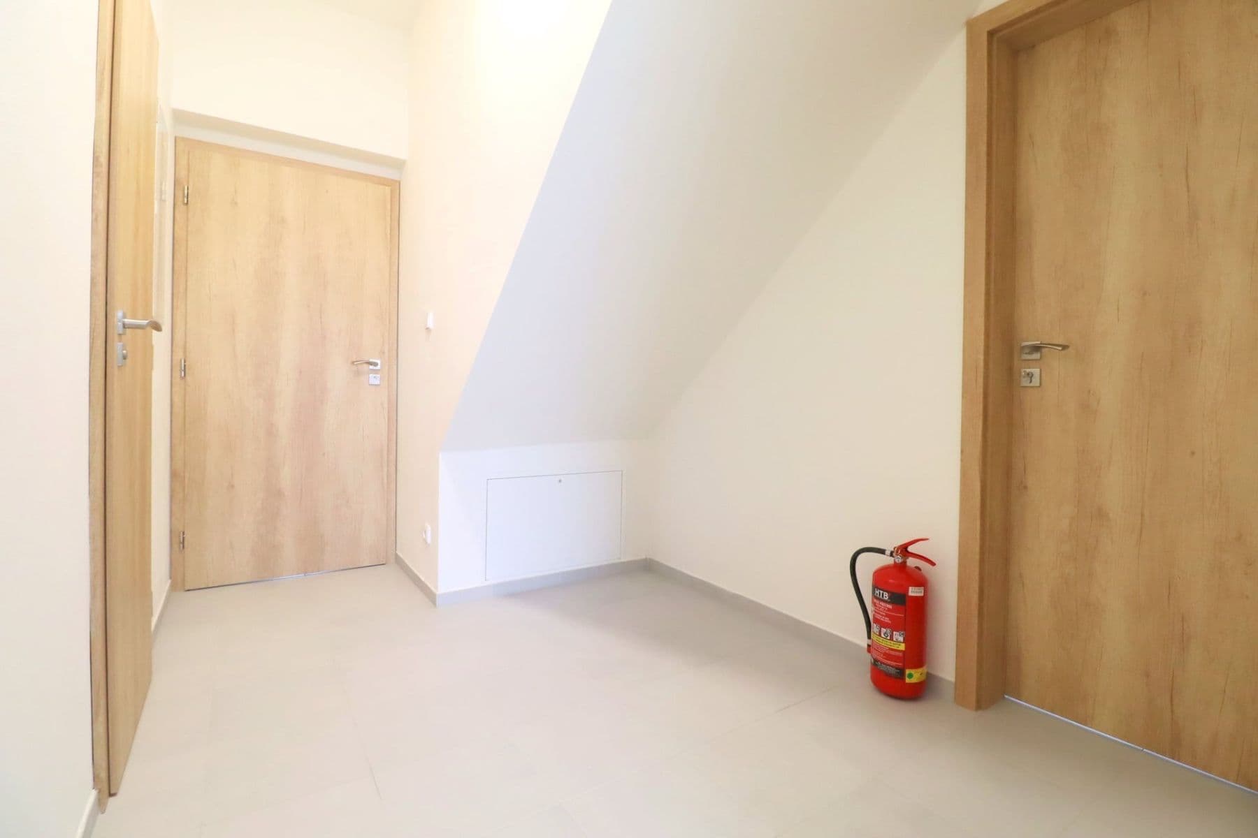 Prenájom bytu 3-izbový 61 m², U Zimoviště, Praha, Praha Prenájom bytu 3-izbový 61 m², U Zimoviště, Praha, Praha