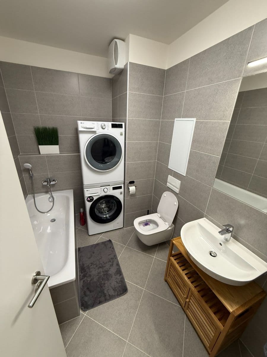 Prenájom bytu 2-izbový 42 m², Thomasova, Praha, Praha Prenájom bytu 2-izbový 42 m², Thomasova, Praha, Praha