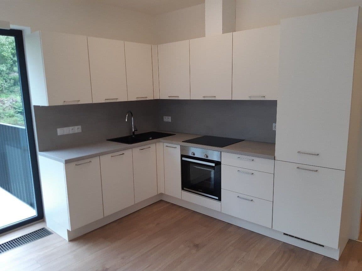 Prenájom bytu 1-izbový 40 m², Hartigova, Praha, Praha Prenájom bytu 1-izbový 40 m², Hartigova, Praha, Praha