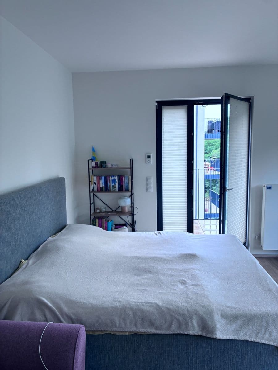 Prenájom bytu 1-izbový 40 m², Hartigova, Praha, Praha Prenájom bytu 1-izbový 40 m², Hartigova, Praha, Praha