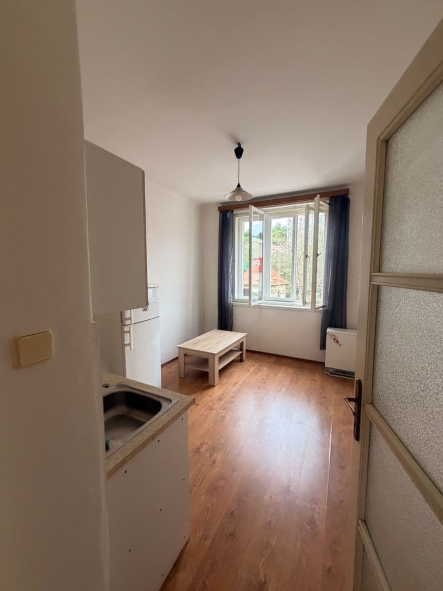 Prenájom bytu 2-izbový 42 m², Ke Krči, Praha, Praha Prenájom bytu 2-izbový 42 m², Ke Krči, Praha, Praha