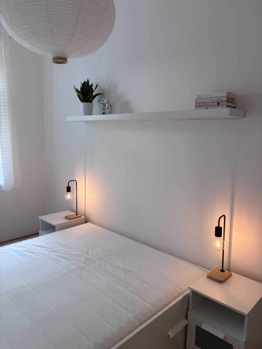 Prenájom bytu 2-izbový 41 m², Madridská, Praha, Praha Prenájom bytu 2-izbový 41 m², Madridská, Praha, Praha