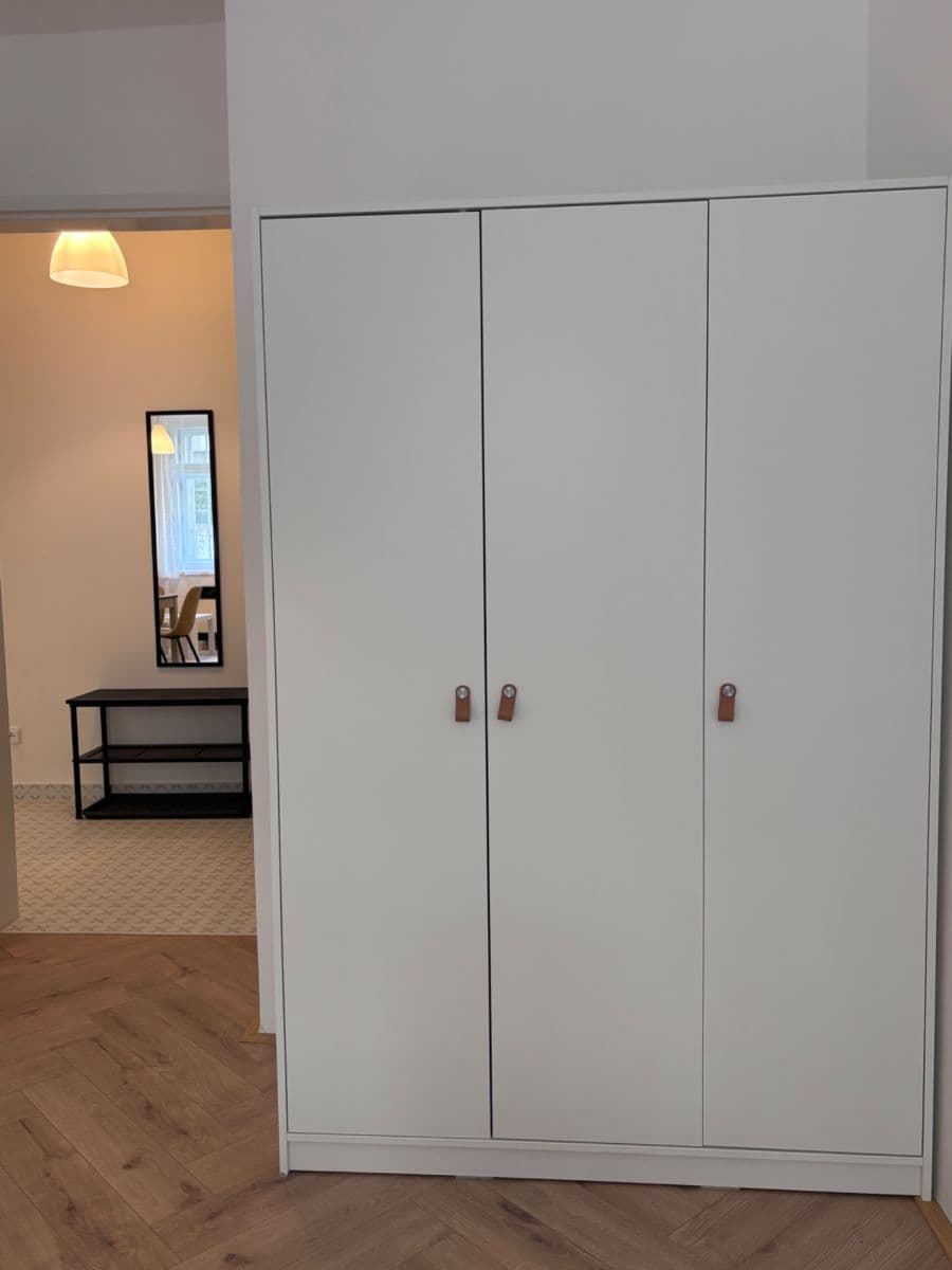 Prenájom bytu 2-izbový 41 m², Madridská, Praha, Praha Prenájom bytu 2-izbový 41 m², Madridská, Praha, Praha