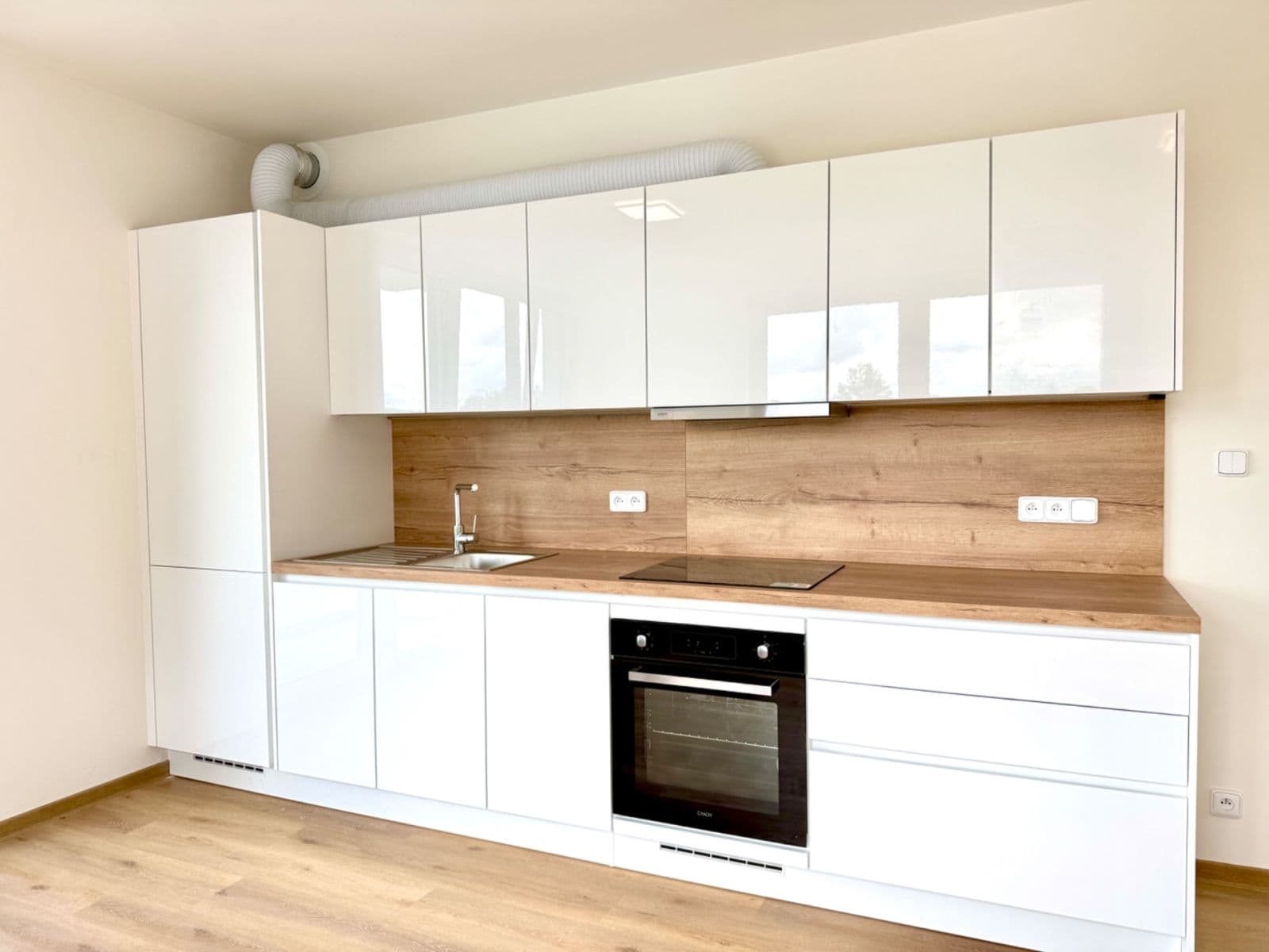 Prenájom bytu 2-izbový 50 m², Pod Harfou, Praha, Praha Prenájom bytu 2-izbový 50 m², Pod Harfou, Praha, Praha