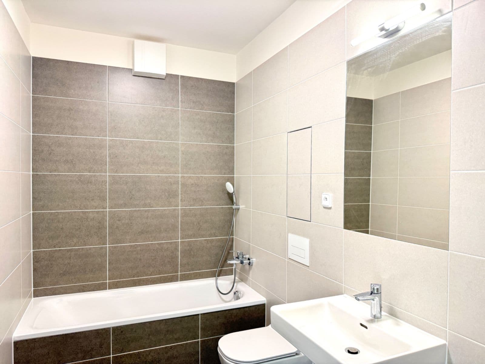 Prenájom bytu 2-izbový 50 m², Pod Harfou, Praha, Praha Prenájom bytu 2-izbový 50 m², Pod Harfou, Praha, Praha