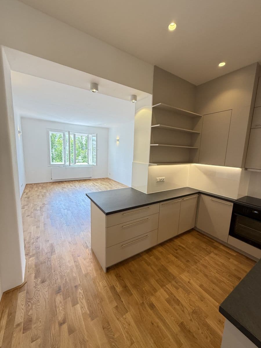 Prenájom bytu 2-izbový 55 m², Vodárenská, Praha, Praha Prenájom bytu 2-izbový 55 m², Vodárenská, Praha, Praha