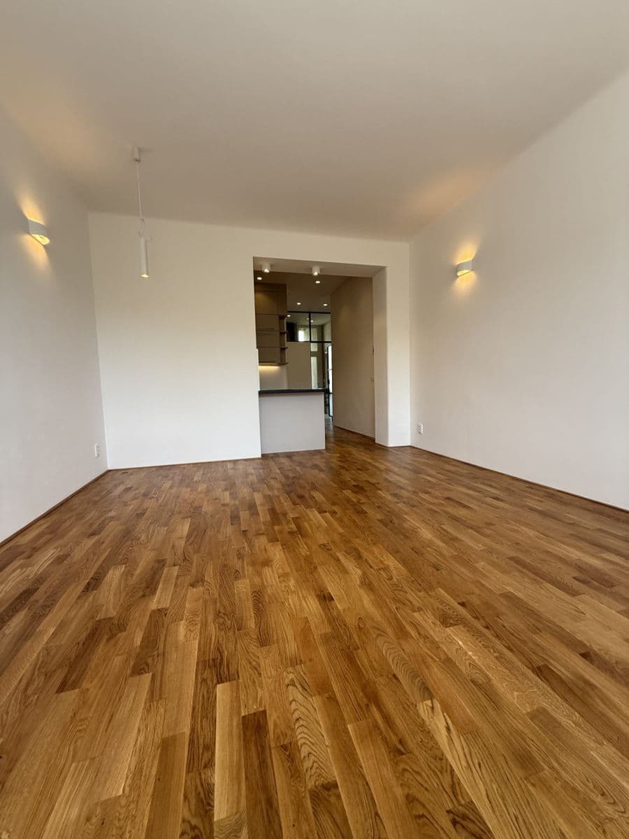 Prenájom bytu 2-izbový 55 m², Vodárenská, Praha, Praha Prenájom bytu 2-izbový 55 m², Vodárenská, Praha, Praha