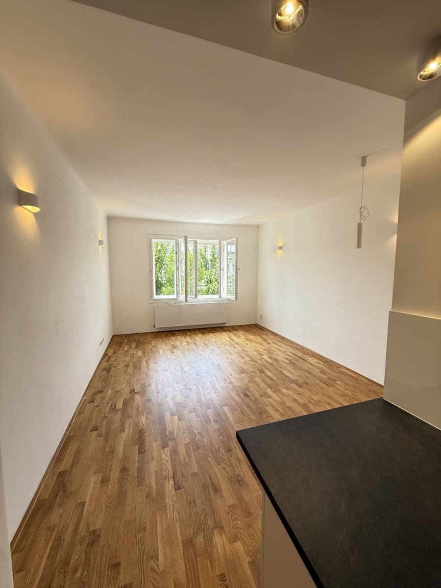 Prenájom bytu 2-izbový 55 m², Vodárenská, Praha, Praha Prenájom bytu 2-izbový 55 m², Vodárenská, Praha, Praha