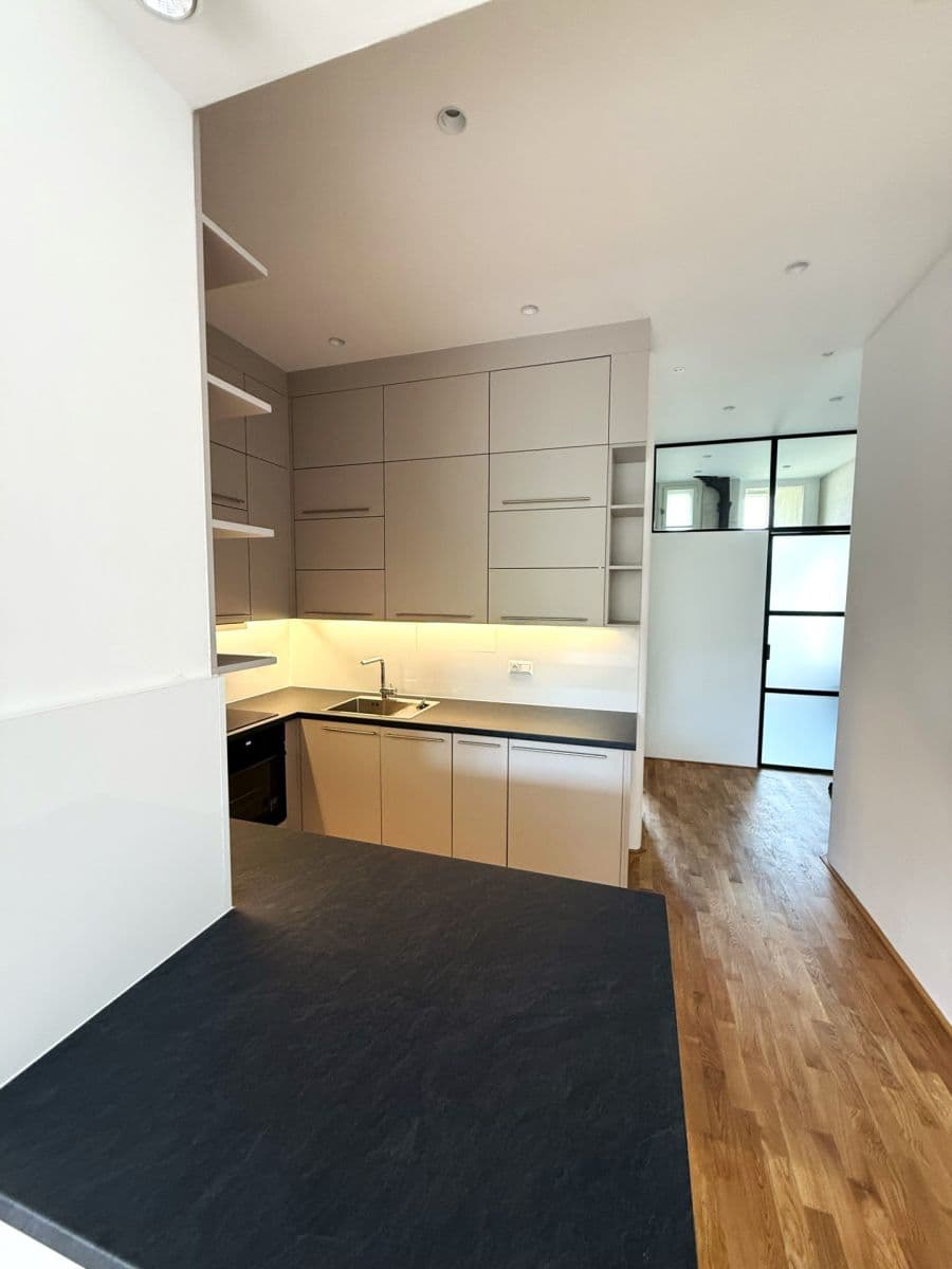 Prenájom bytu 2-izbový 55 m², Vodárenská, Praha, Praha Prenájom bytu 2-izbový 55 m², Vodárenská, Praha, Praha