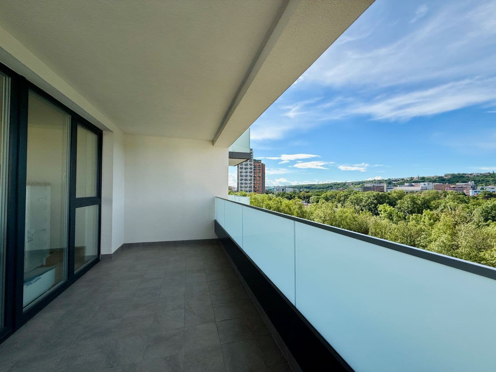 Prenájom bytu 3-izbový 90 m², Pod Harfou, Praha, Praha Prenájom bytu 3-izbový 90 m², Pod Harfou, Praha, Praha