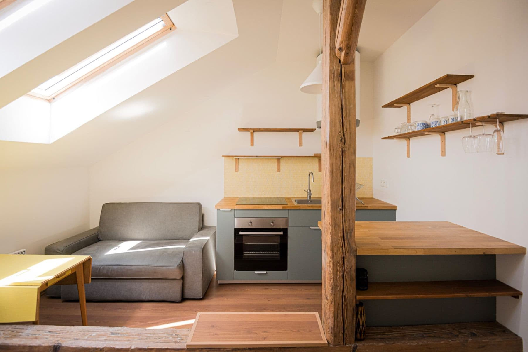 Prenájom bytu 1-izbový 28 m², Legerova, Praha, Praha Prenájom bytu 1-izbový 28 m², Legerova, Praha, Praha