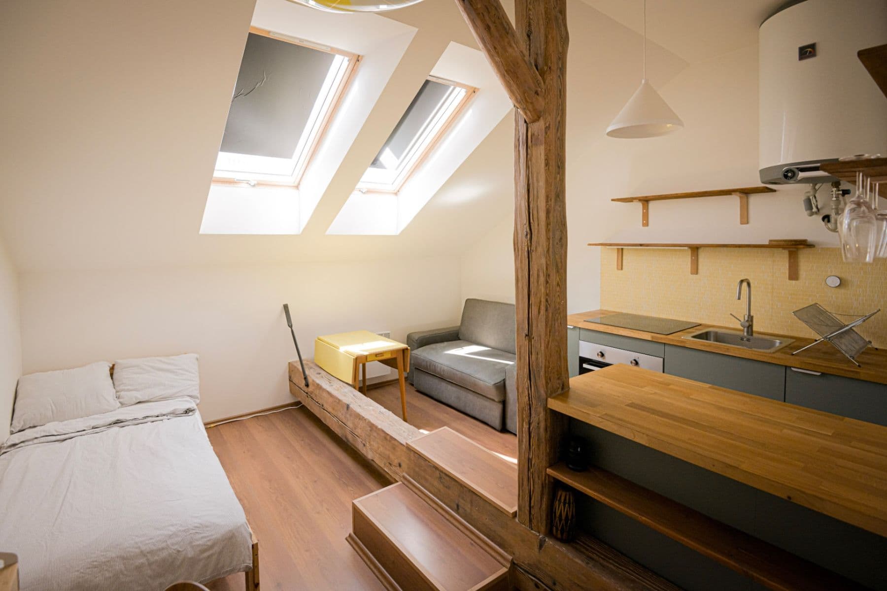 Prenájom bytu 1-izbový 28 m², Legerova, Praha, Praha Prenájom bytu 1-izbový 28 m², Legerova, Praha, Praha