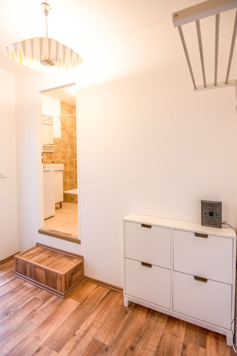 Prenájom bytu 1-izbový 28 m², Legerova, Praha, Praha Prenájom bytu 1-izbový 28 m², Legerova, Praha, Praha