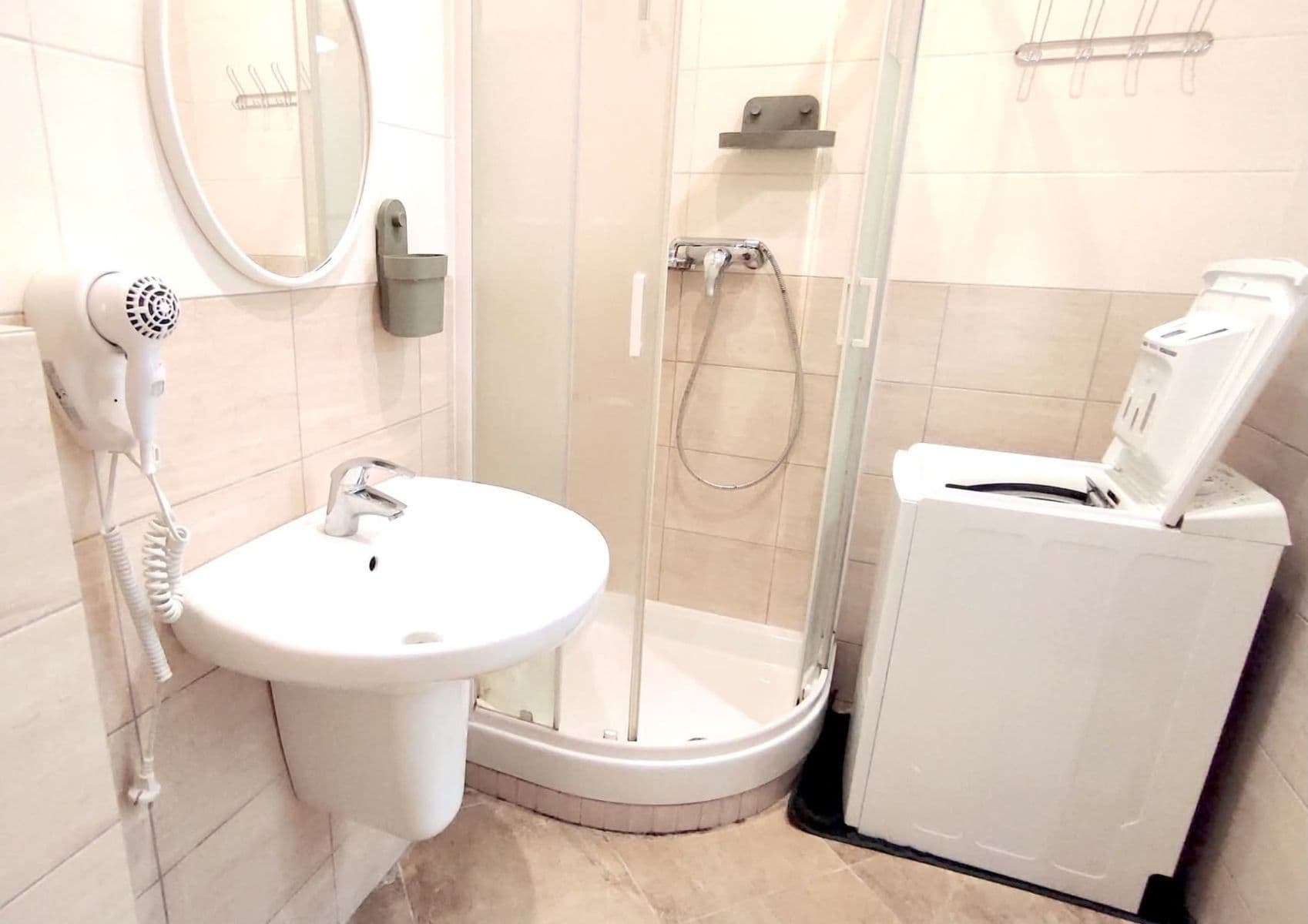 Prenájom bytu 1-izbový 30 m², Tyršova, Praha, Praha Prenájom bytu 1-izbový 30 m², Tyršova, Praha, Praha