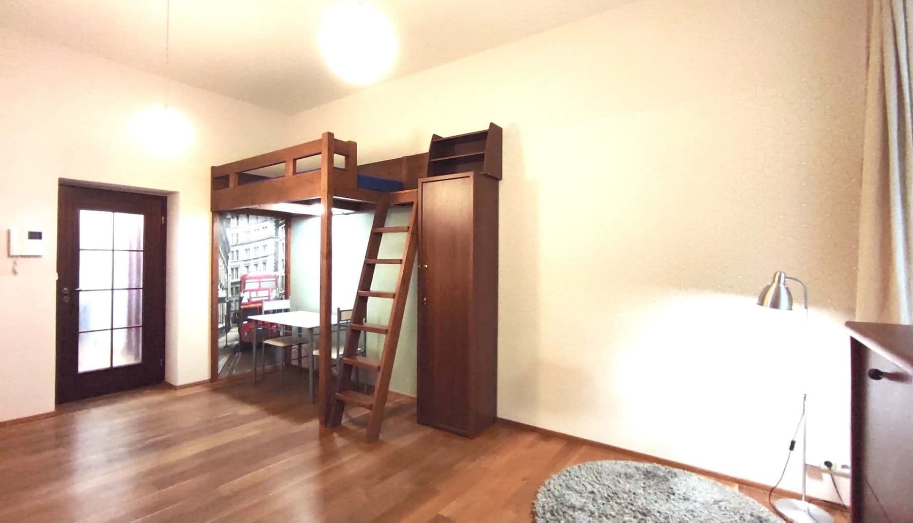 Prenájom bytu 1-izbový 30 m², Tyršova, Praha, Praha Prenájom bytu 1-izbový 30 m², Tyršova, Praha, Praha