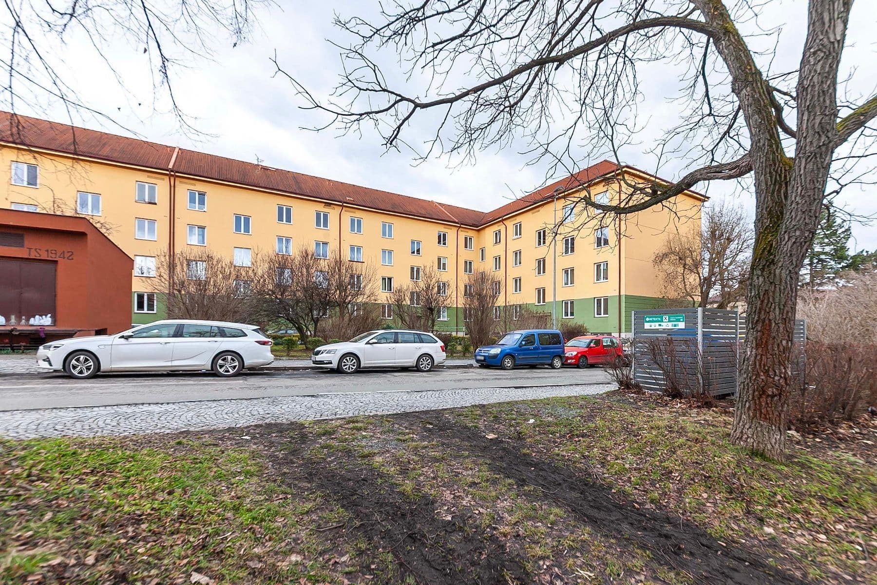 Prenájom bytu 1-izbový 38 m², Nedvězská, Praha, Praha Prenájom bytu 1-izbový 38 m², Nedvězská, Praha, Praha