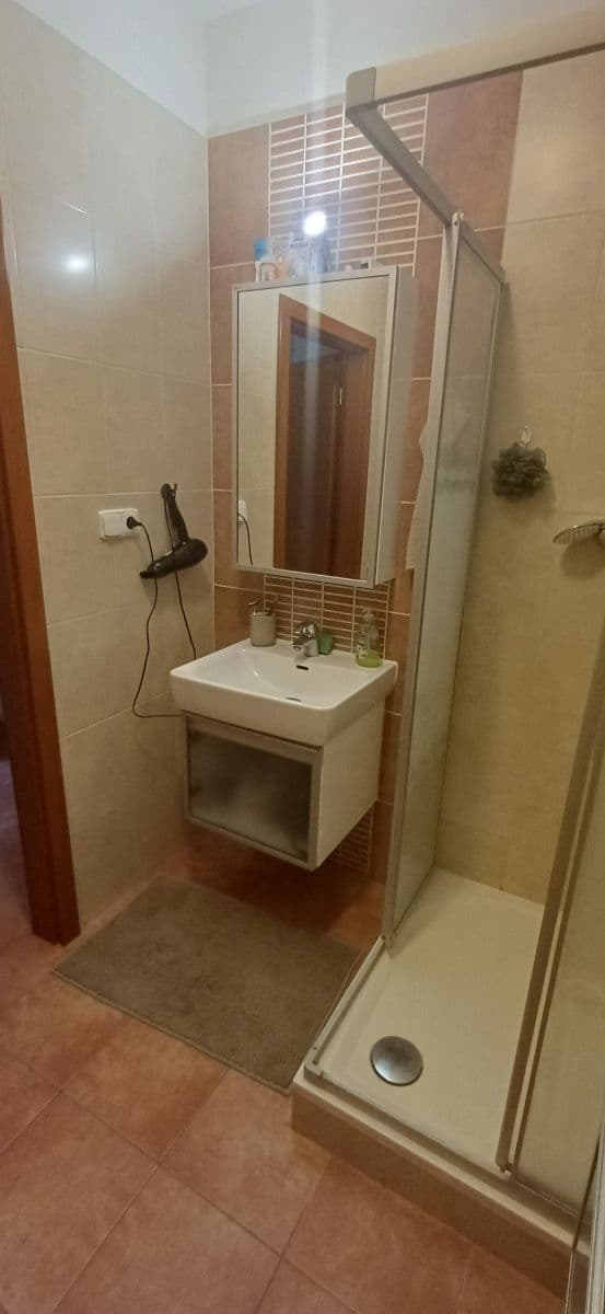 Prenájom bytu 60 m², Ke Stírce, Praha, Praha Prenájom bytu 60 m², Ke Stírce, Praha, Praha