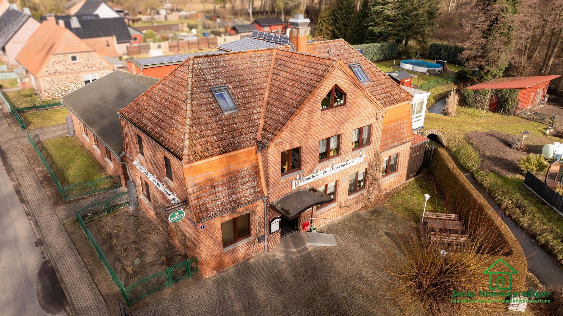 Predaj domu 446 m², pozemek 8.068 m², Am Krullengraben 1, Ludwigslust, Meklenbursko-Predpomoransko Predaj domu 446 m², pozemek 8.068 m², Am Krullengraben 1, Ludwigslust, Meklenbursko-Predpomoransko