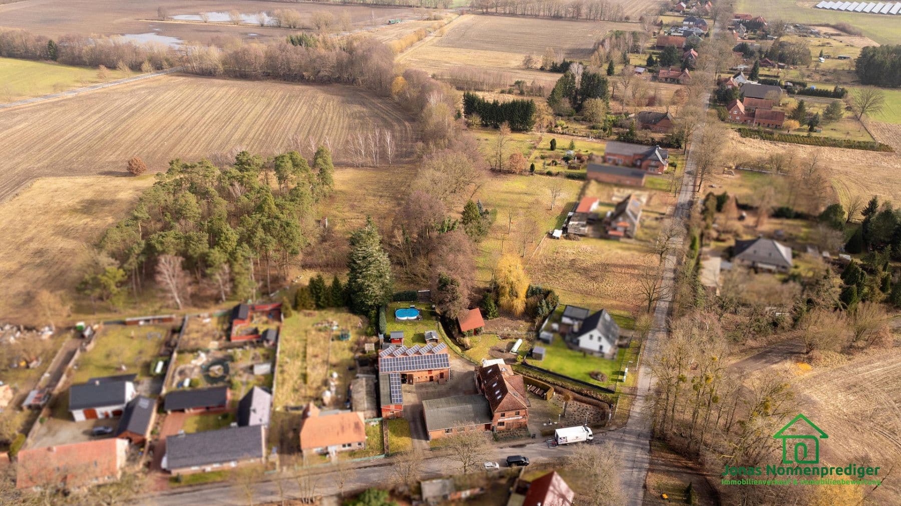 Predaj domu 446 m², pozemek 8.068 m², Am Krullengraben 1, Ludwigslust, Meklenbursko-Predpomoransko Predaj domu 446 m², pozemek 8.068 m², Am Krullengraben 1, Ludwigslust, Meklenbursko-Predpomoransko
