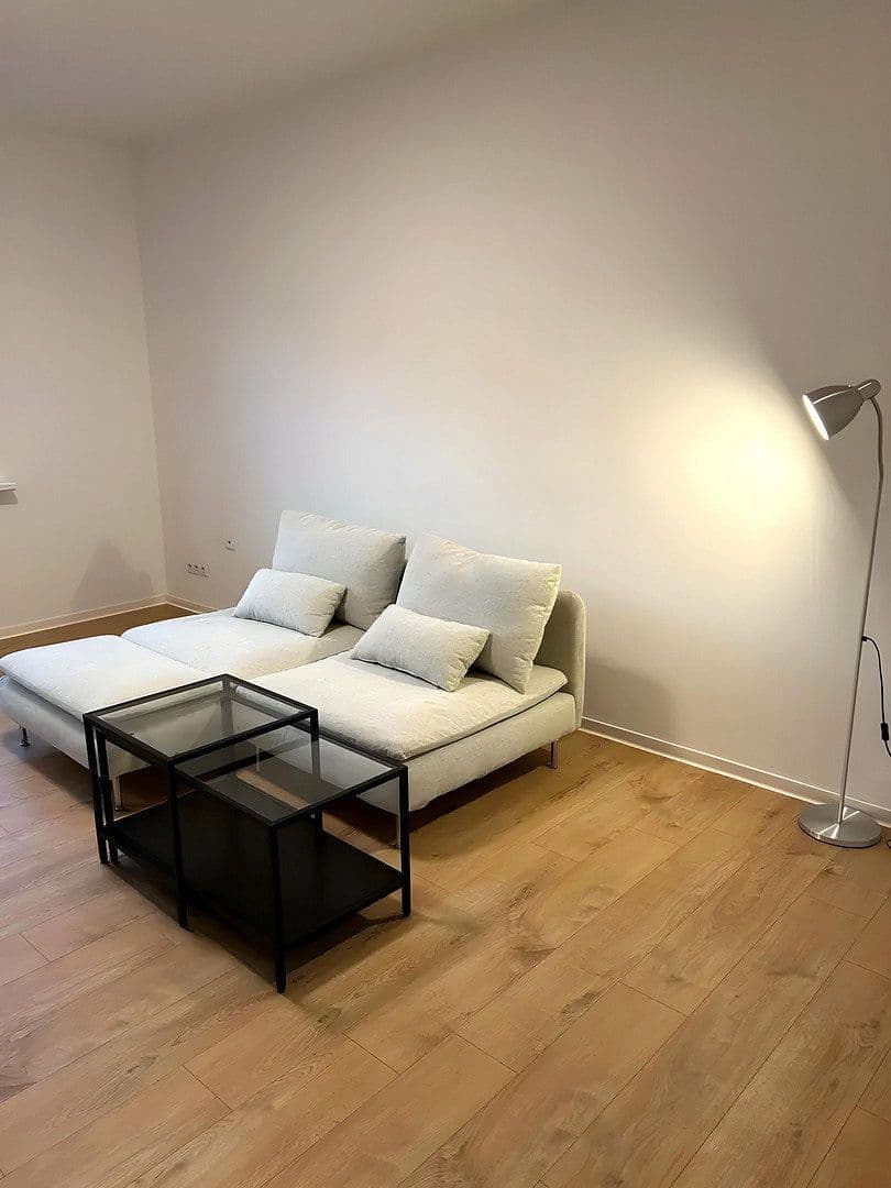 Prenájom bytu 3-izbový 65 m², Suderoder Straße 6, Berlin, Berlín Prenájom bytu 3-izbový 65 m², Suderoder Straße 6, Berlin, Berlín