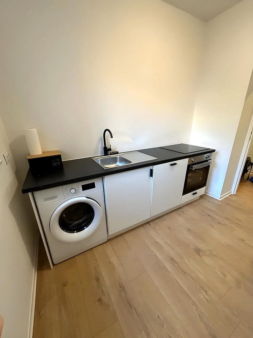 Prenájom bytu 3-izbový 65 m², Suderoder Straße 6, Berlin, Berlín Prenájom bytu 3-izbový 65 m², Suderoder Straße 6, Berlin, Berlín