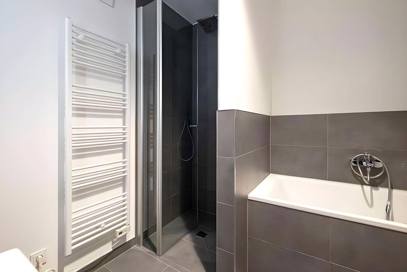 Prenájom bytu 2-izbový 55 m², Rosenthaler Str. 44, Berlin, Berlín Prenájom bytu 2-izbový 55 m², Rosenthaler Str. 44, Berlin, Berlín