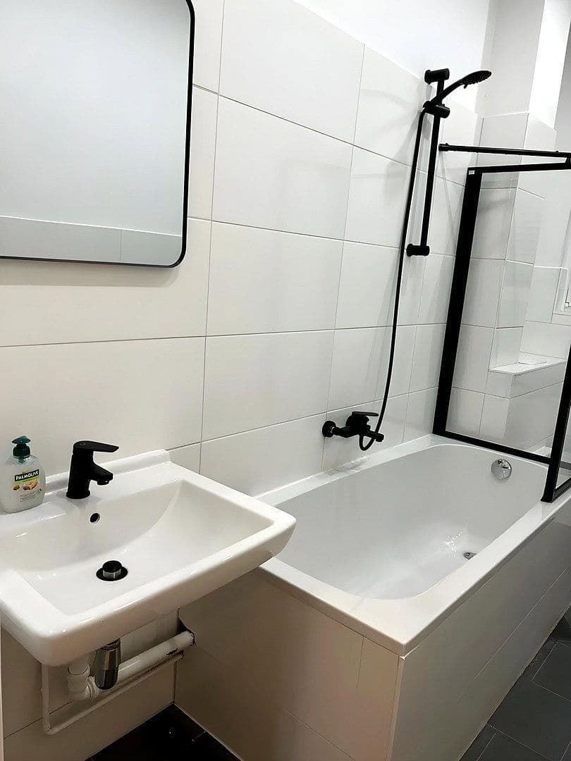 Prenájom bytu 3-izbový 65 m², Suderoder Straße 6, Berlin, Berlín Prenájom bytu 3-izbový 65 m², Suderoder Straße 6, Berlin, Berlín