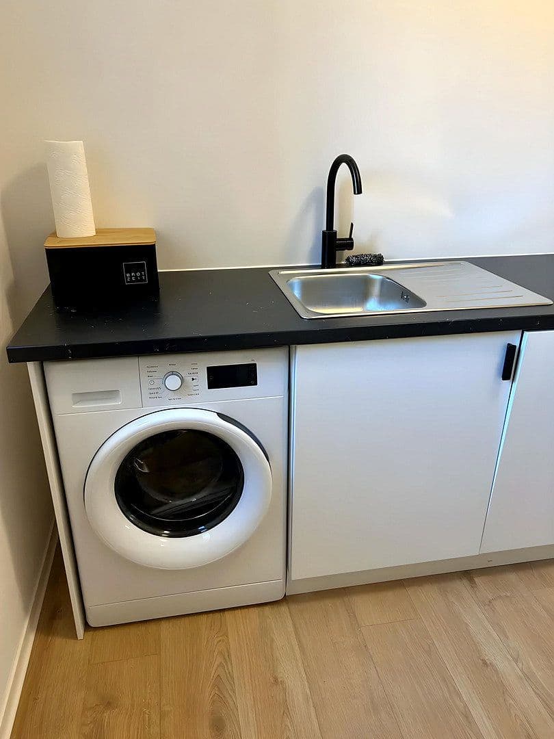 Prenájom bytu 3-izbový 65 m², Suderoder Straße 6, Berlin, Berlín Prenájom bytu 3-izbový 65 m², Suderoder Straße 6, Berlin, Berlín
