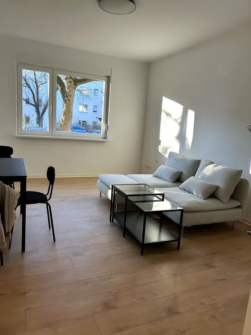 Prenájom bytu 3-izbový 65 m², Suderoder Straße 6, Berlin, Berlín Prenájom bytu 3-izbový 65 m², Suderoder Straße 6, Berlin, Berlín