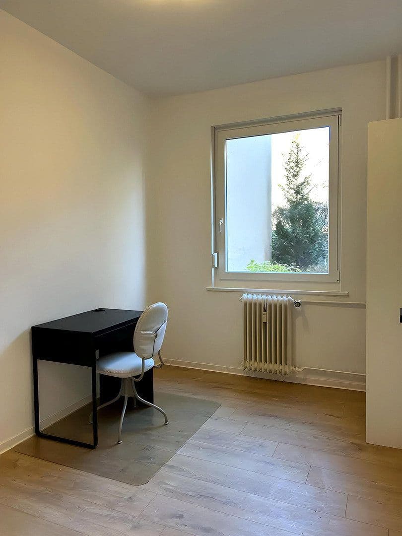 Prenájom bytu 3-izbový 65 m², Suderoder Straße 6, Berlin, Berlín Prenájom bytu 3-izbový 65 m², Suderoder Straße 6, Berlin, Berlín