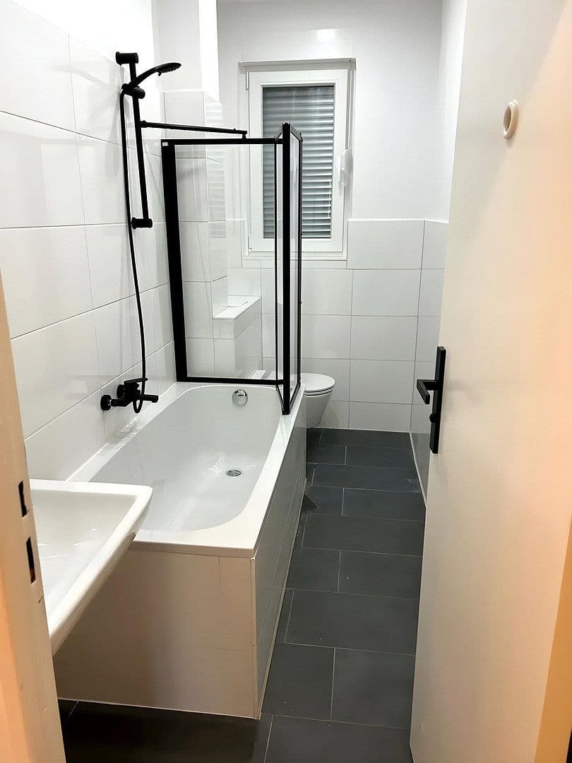 Prenájom bytu 3-izbový 65 m², Suderoder Straße 6, Berlin, Berlín Prenájom bytu 3-izbový 65 m², Suderoder Straße 6, Berlin, Berlín