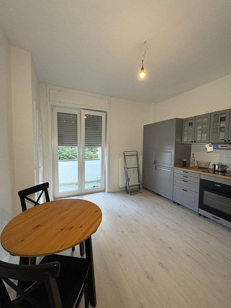 Prenájom bytu 2-izbový 67 m², Holunderstr. 13, Mannheim, Bádensko-Wurttembersko Prenájom bytu 2-izbový 67 m², Holunderstr. 13, Mannheim, Bádensko-Wurttembersko