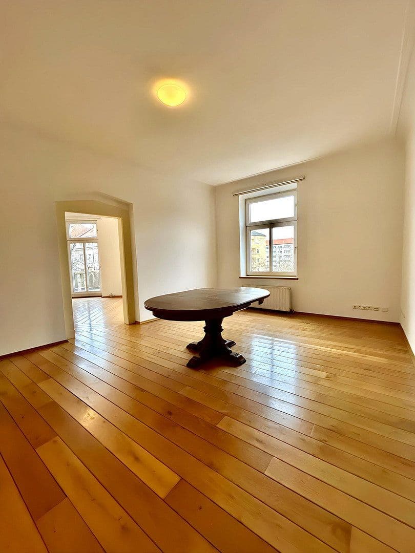 Prenájom bytu 3-izbový 110 m², Valleystraße 19, München, Bavorsko Prenájom bytu 3-izbový 110 m², Valleystraße 19, München, Bavorsko