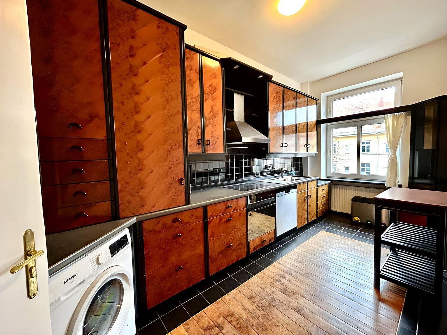 Prenájom bytu 3-izbový 110 m², Valleystraße 19, München, Bavorsko Prenájom bytu 3-izbový 110 m², Valleystraße 19, München, Bavorsko