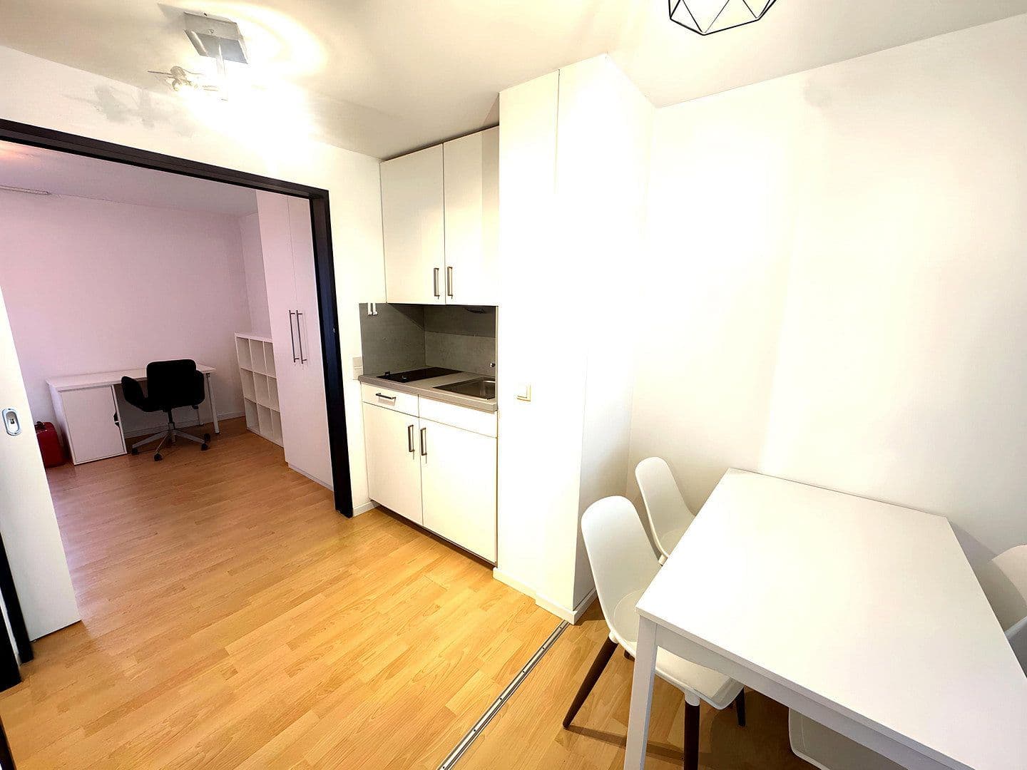 Prenájom bytu 2-izbový 55 m², Universitätsstraße 3, Regensburg, Bavorsko Prenájom bytu 2-izbový 55 m², Universitätsstraße 3, Regensburg, Bavorsko