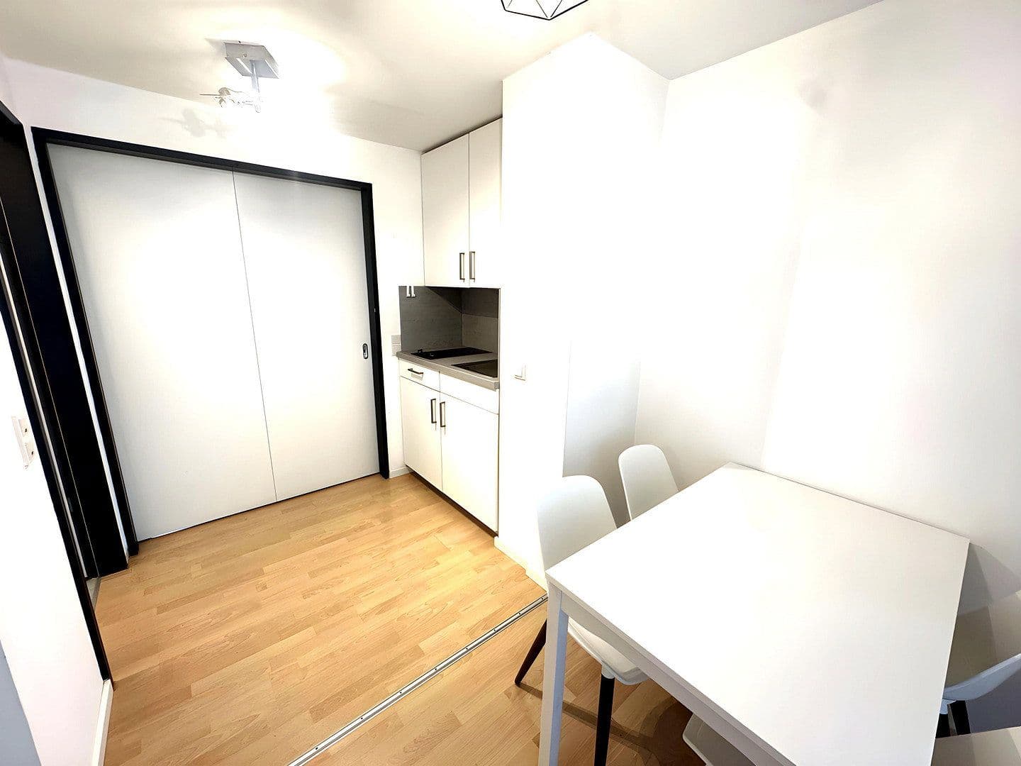 Prenájom bytu 2-izbový 55 m², Universitätsstraße 3, Regensburg, Bavorsko Prenájom bytu 2-izbový 55 m², Universitätsstraße 3, Regensburg, Bavorsko