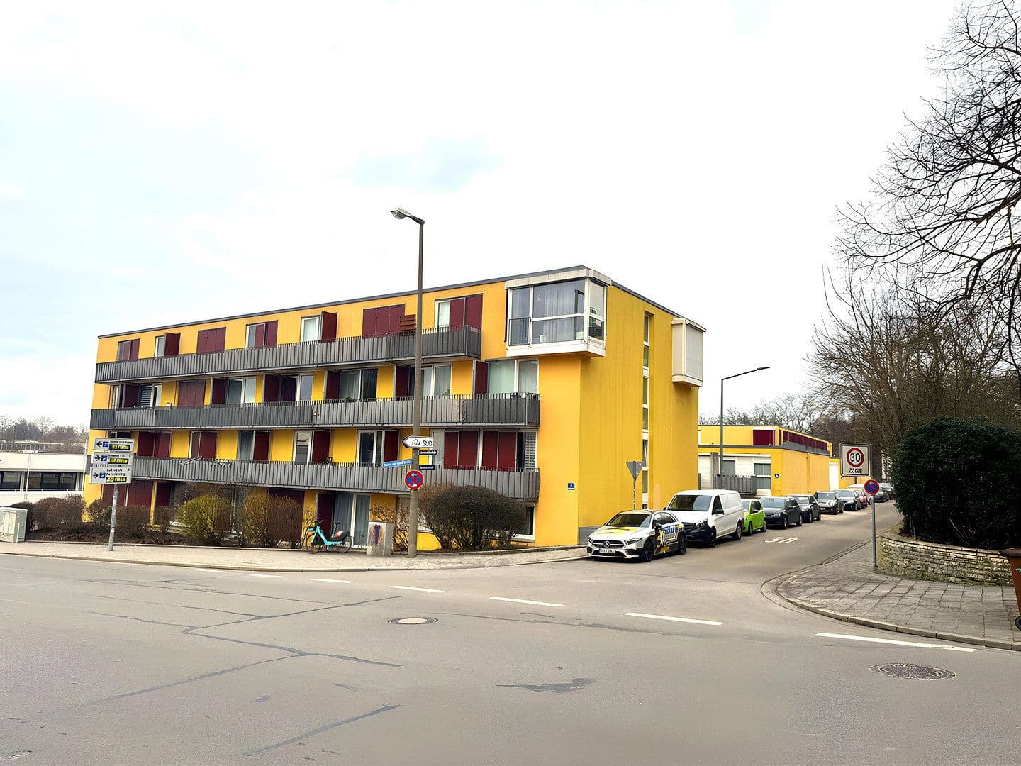 Prenájom bytu 2-izbový 55 m², Universitätsstraße 3, Regensburg, Bavorsko Prenájom bytu 2-izbový 55 m², Universitätsstraße 3, Regensburg, Bavorsko